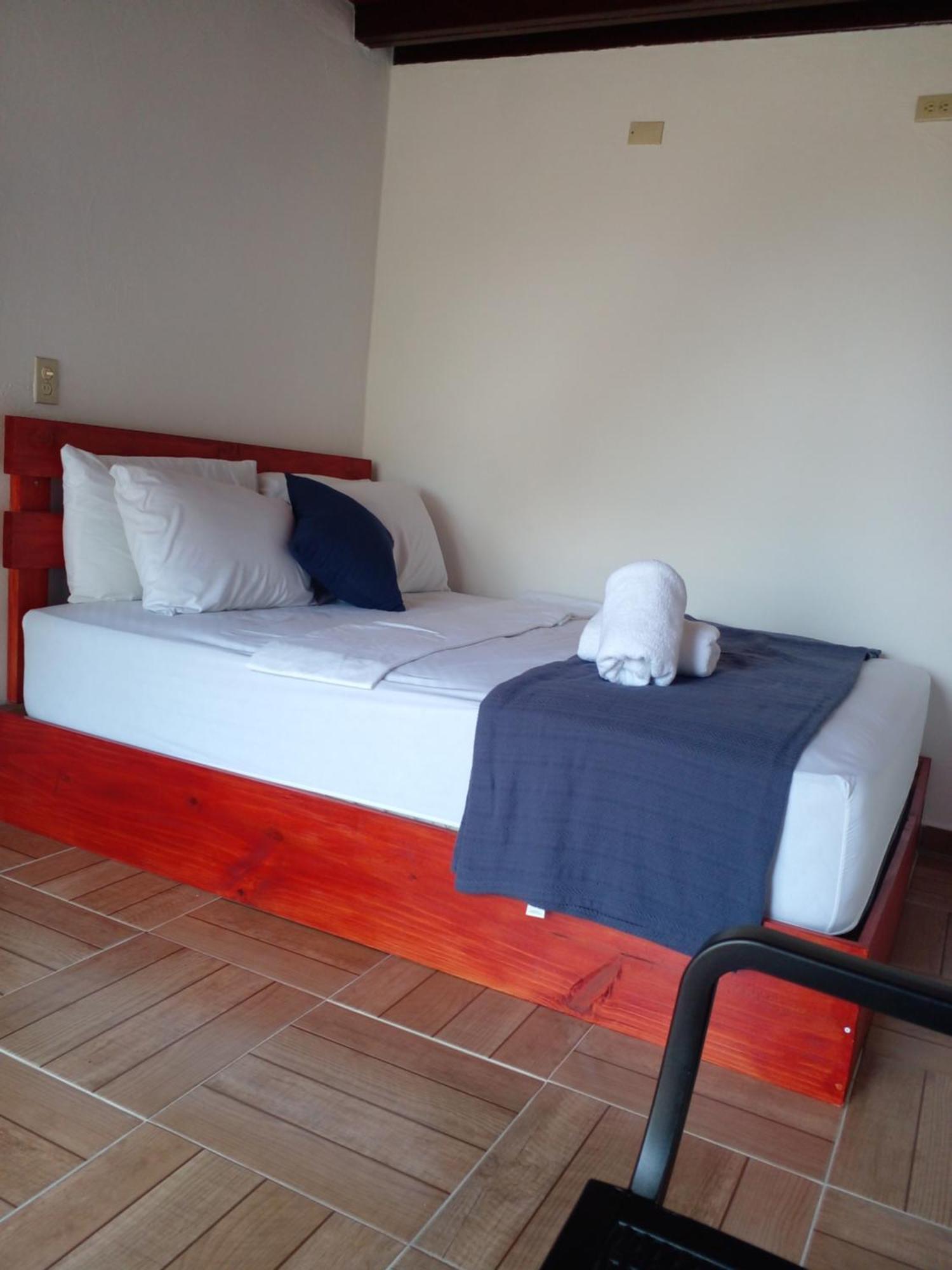 Cabanas Martina Surf Playa Guanico Pedregal Luaran gambar
